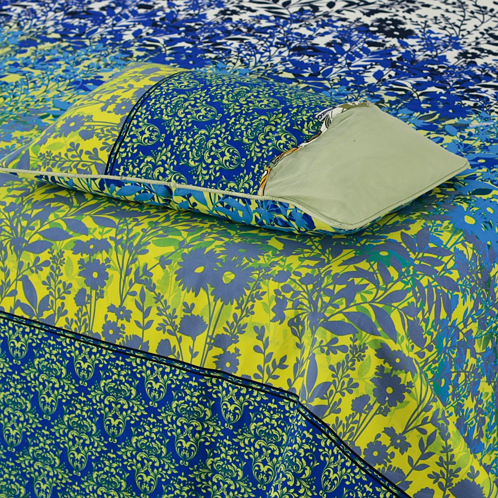 3 Pcs Bed sheet B-047